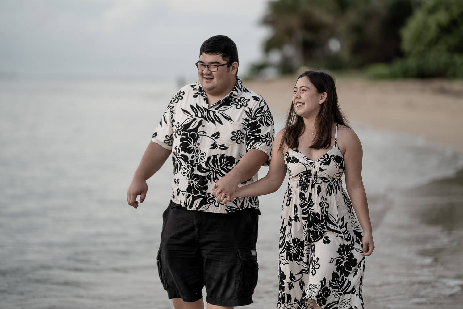 Engagement photo shoor with Gavin & Kelsey with Honolulu engagement photographer Ryan Sakamoto.