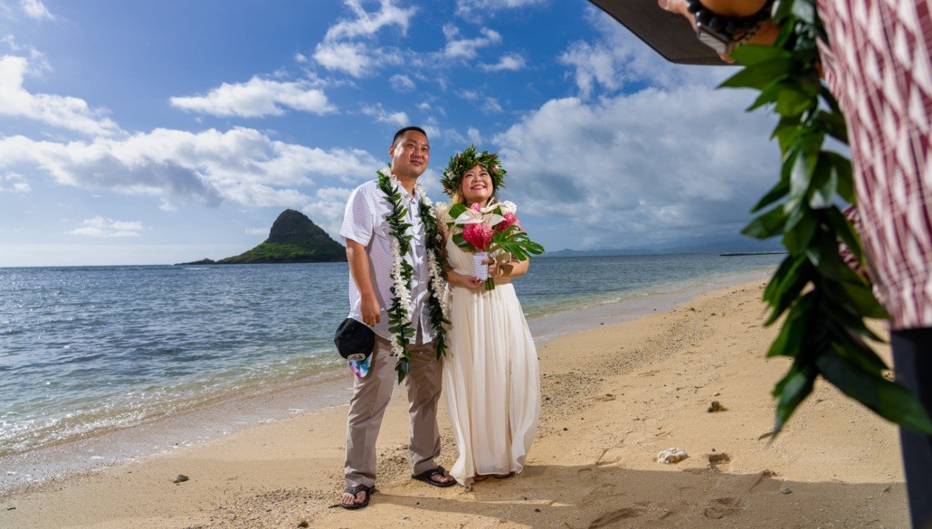 Oahu Elopement photographer Honolulu.