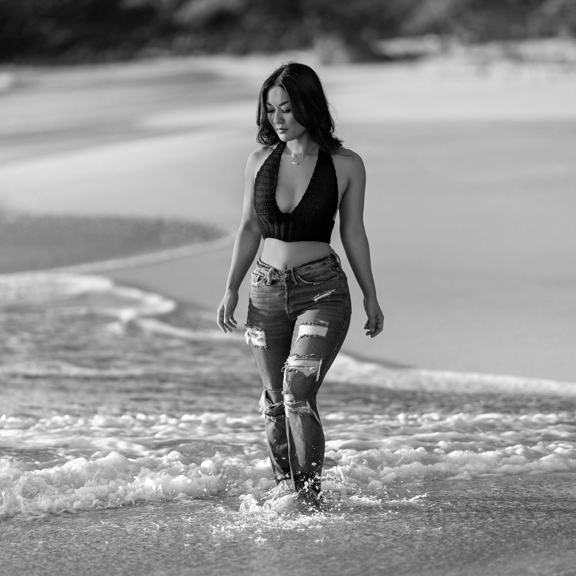 Early morning walk at sunrise photo shoot in Honolulu. Makapu'u beach is a popular spot for Oahu family photographers and people looking for a couples photography session.